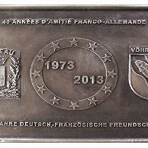 Réalisation d'une plaque commémorative en bronze